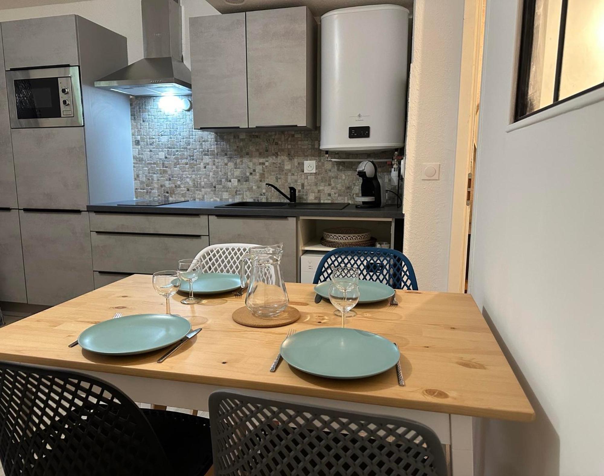 Appartement Climatise Avec Chambre Et Parking Privatif Locations Vld Camargue Сен Мари де ла Мер Екстериор снимка